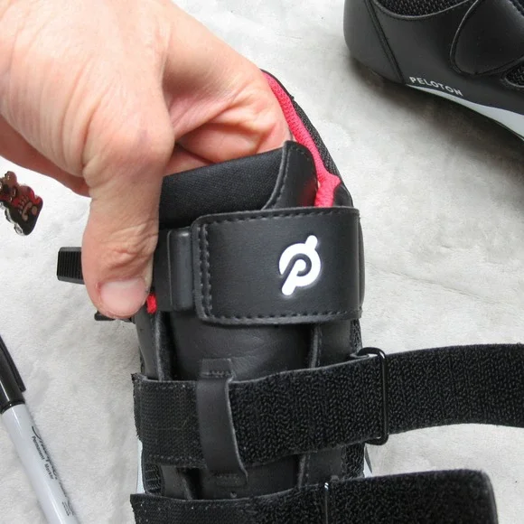 Peloton Mens Cycling Shoes 10 43EU Black 3 Bolt Cleats Road Bike MTB Biking New? - Picture 15 of 16